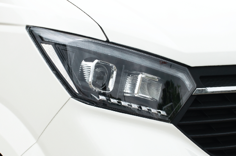 Hệ thống đèn chiếu sáng Halogen kết hợp dải led