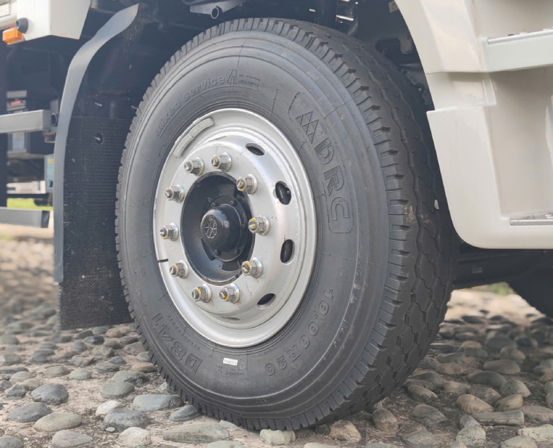 Xe sử dụng lốp lớn đồng bộ